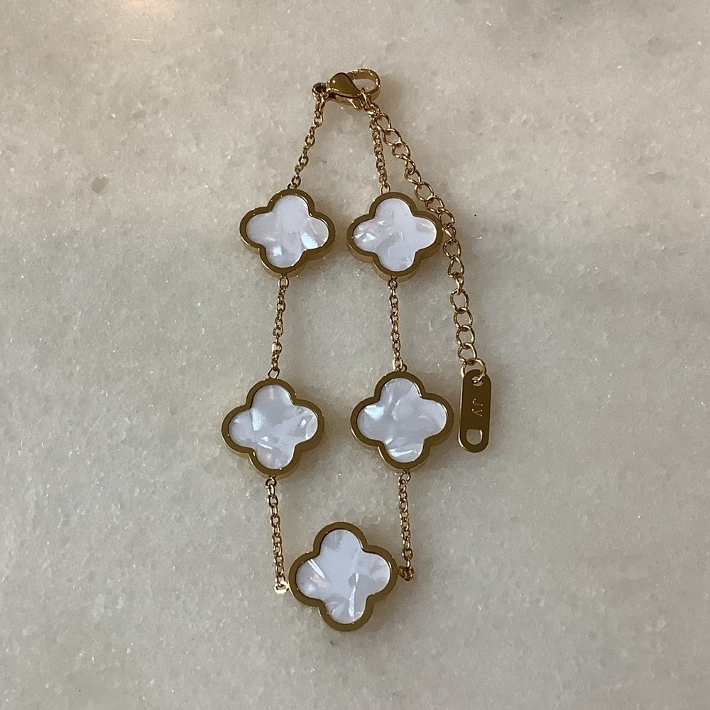 18K Gold Plated Mother of Pearl Clover Bracelet, Brand New